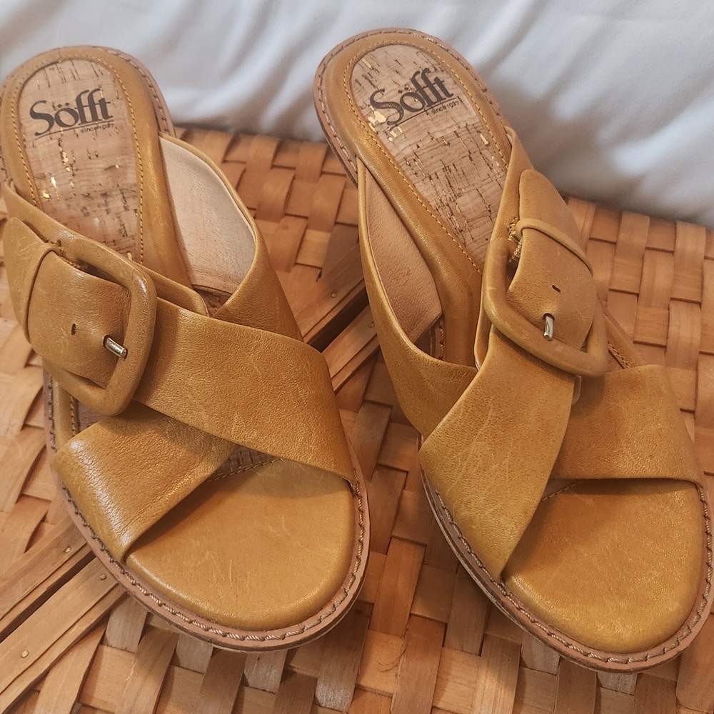 Sofft Mustard Yellow Sandals